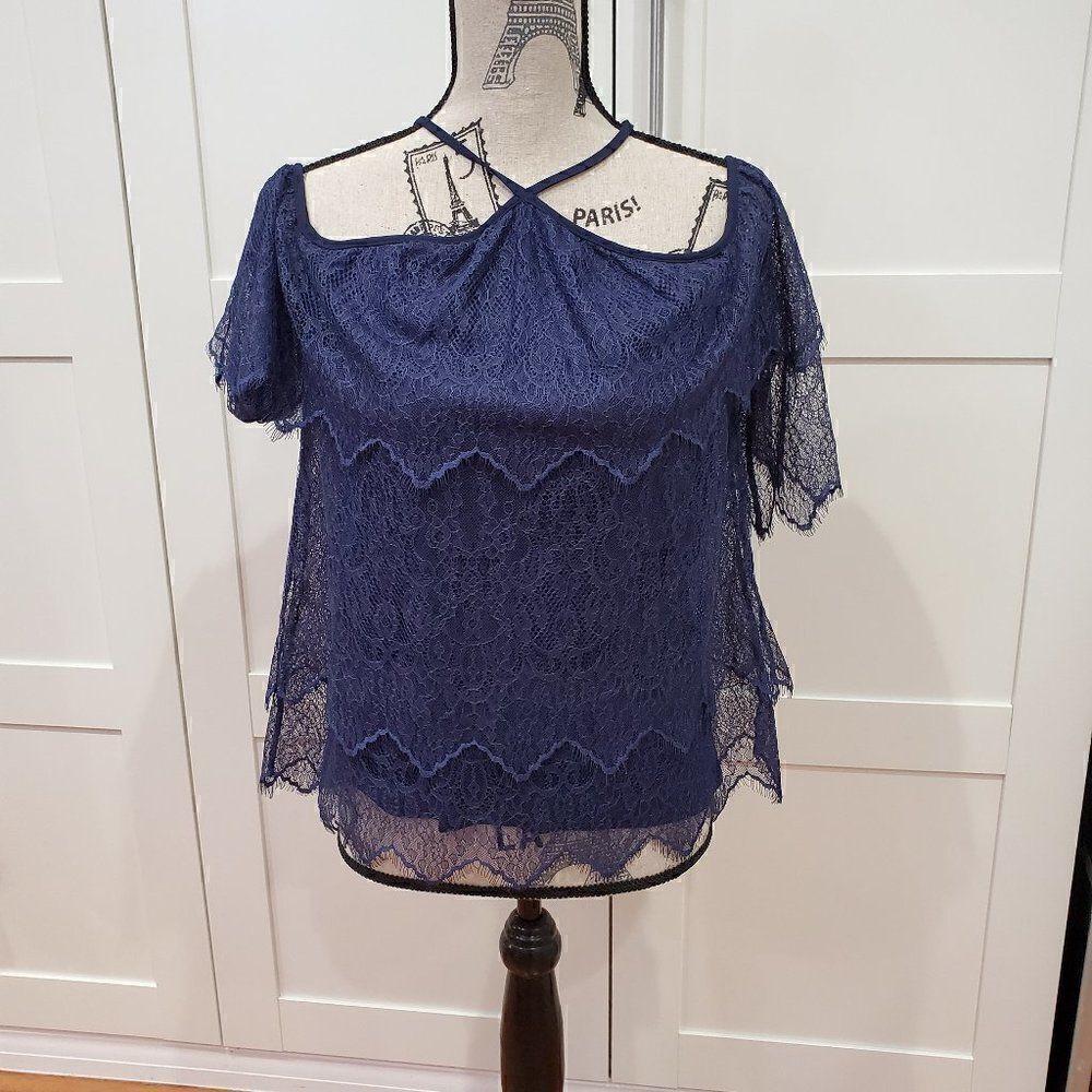 NWT WOMEN'S White House Black Market BLue LACE Top